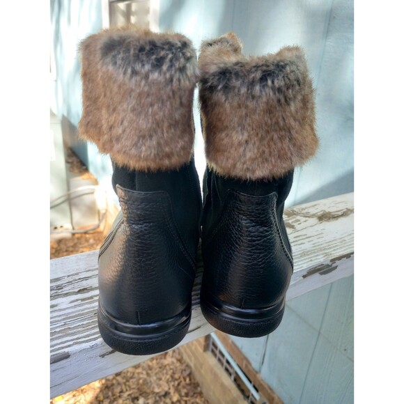Clarks Black Leather & Faux Fur Trim Kearns Ramsey Ankle Boots Size 12M - Picture 4 of 10